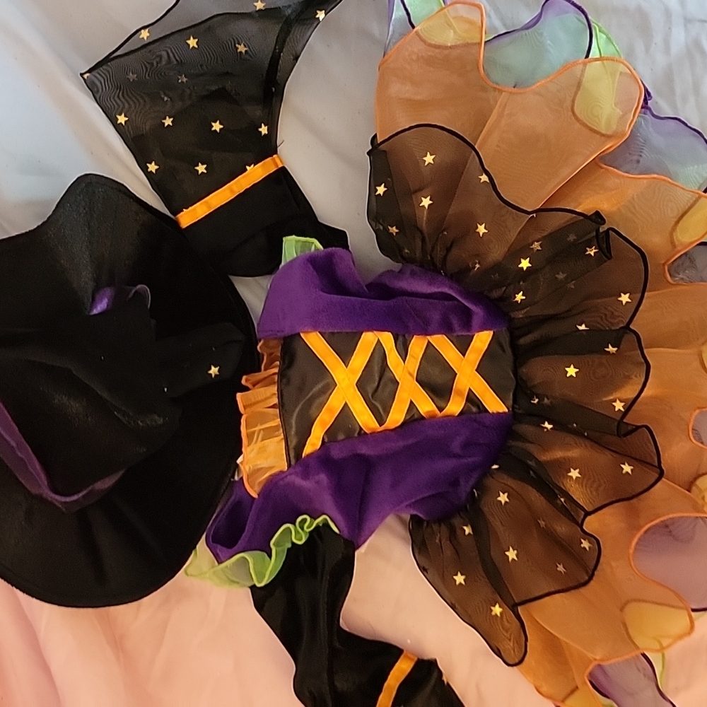 Witch Halloween costume 🧙‍♀️  6/9 months